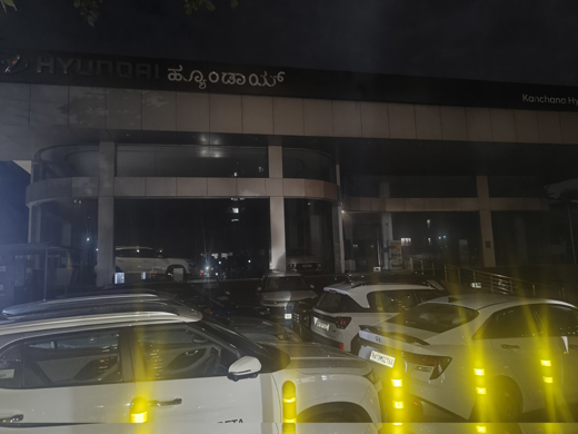 Fire breaks out at Padil car showroom